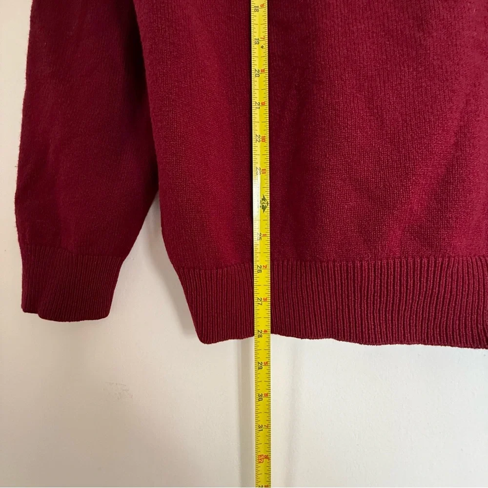 L.L. Bean men’s burgundy long sleeve saddle shoulder lambswool sweater size M‎